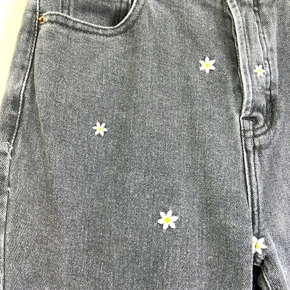 Pacsun - Black Stonewashed Embroidered Daisy High Rise Straight Jeans Size 25 - Picture 6 of 12